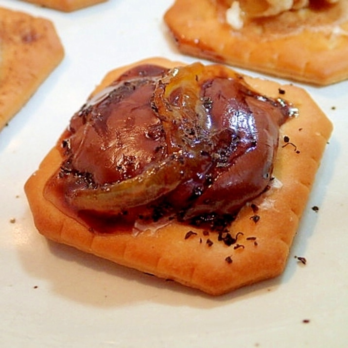 クリチとビターチョコとマーマレードの焼きクラッカー